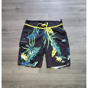 Quiksilver Board Shorts Mens 31 Black Green Floral Hawaiian Surf Stretch Swim